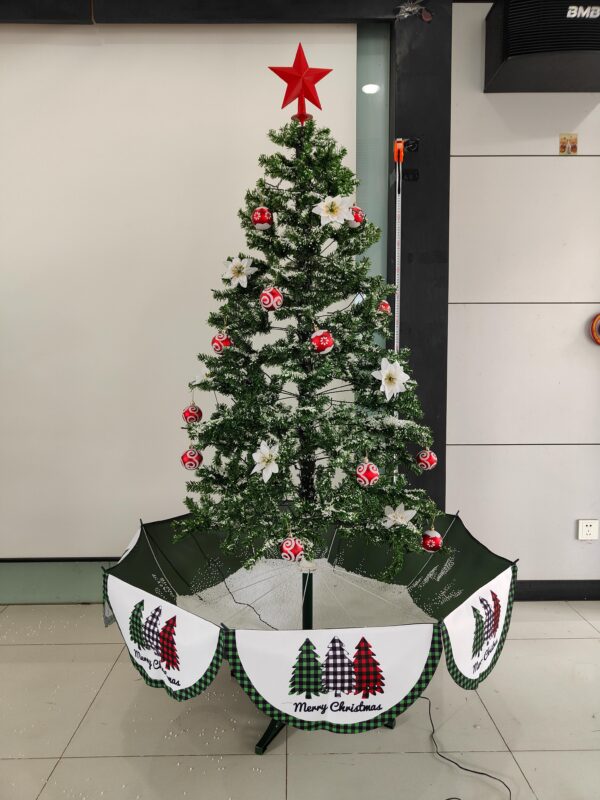 ARBOL NAVIDEÑO CON BASE REALISTA - Imagen 2